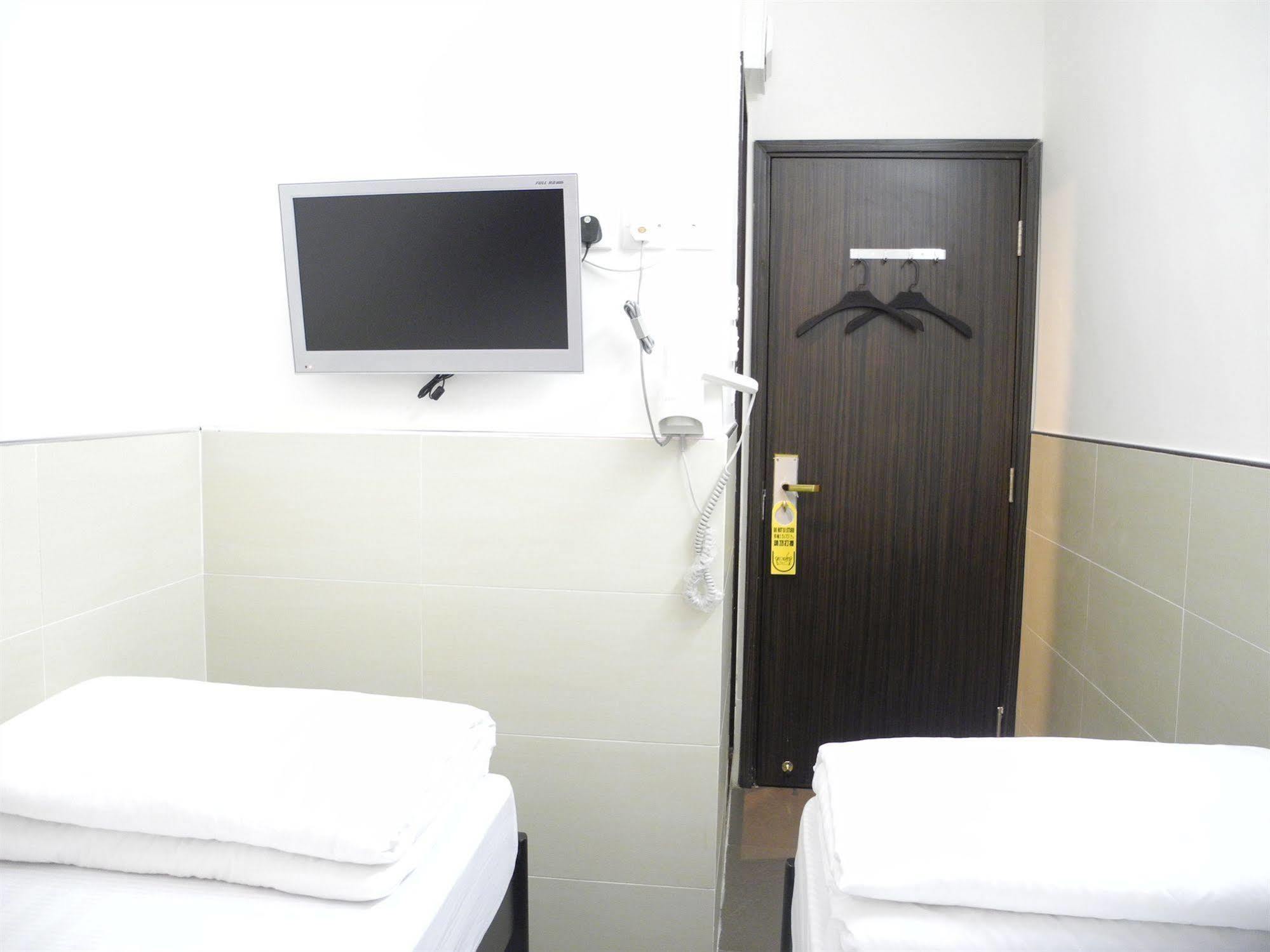 Kowloon Mongkok 1812 Guest House Hong Kong Exterior photo