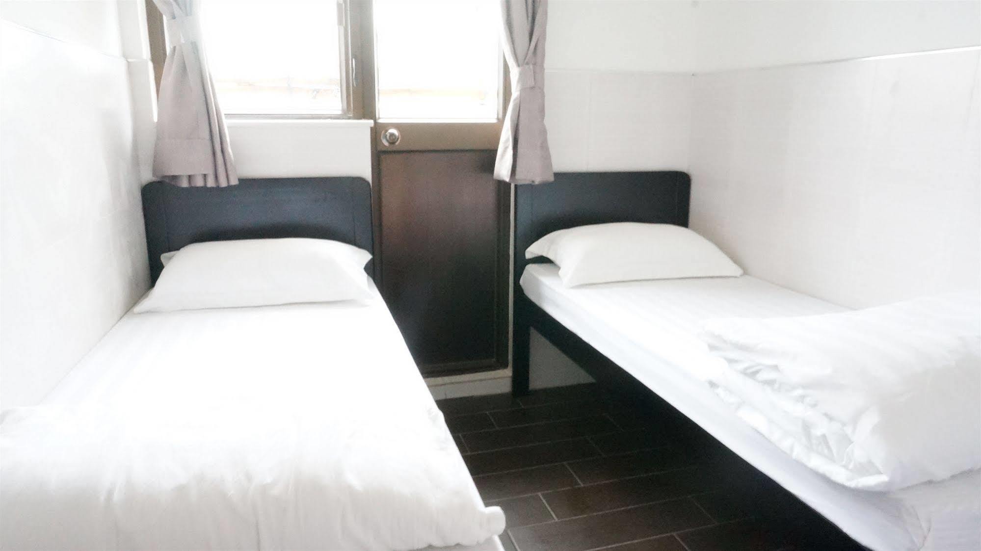 Kowloon Mongkok 1812 Guest House Hong Kong Exterior photo