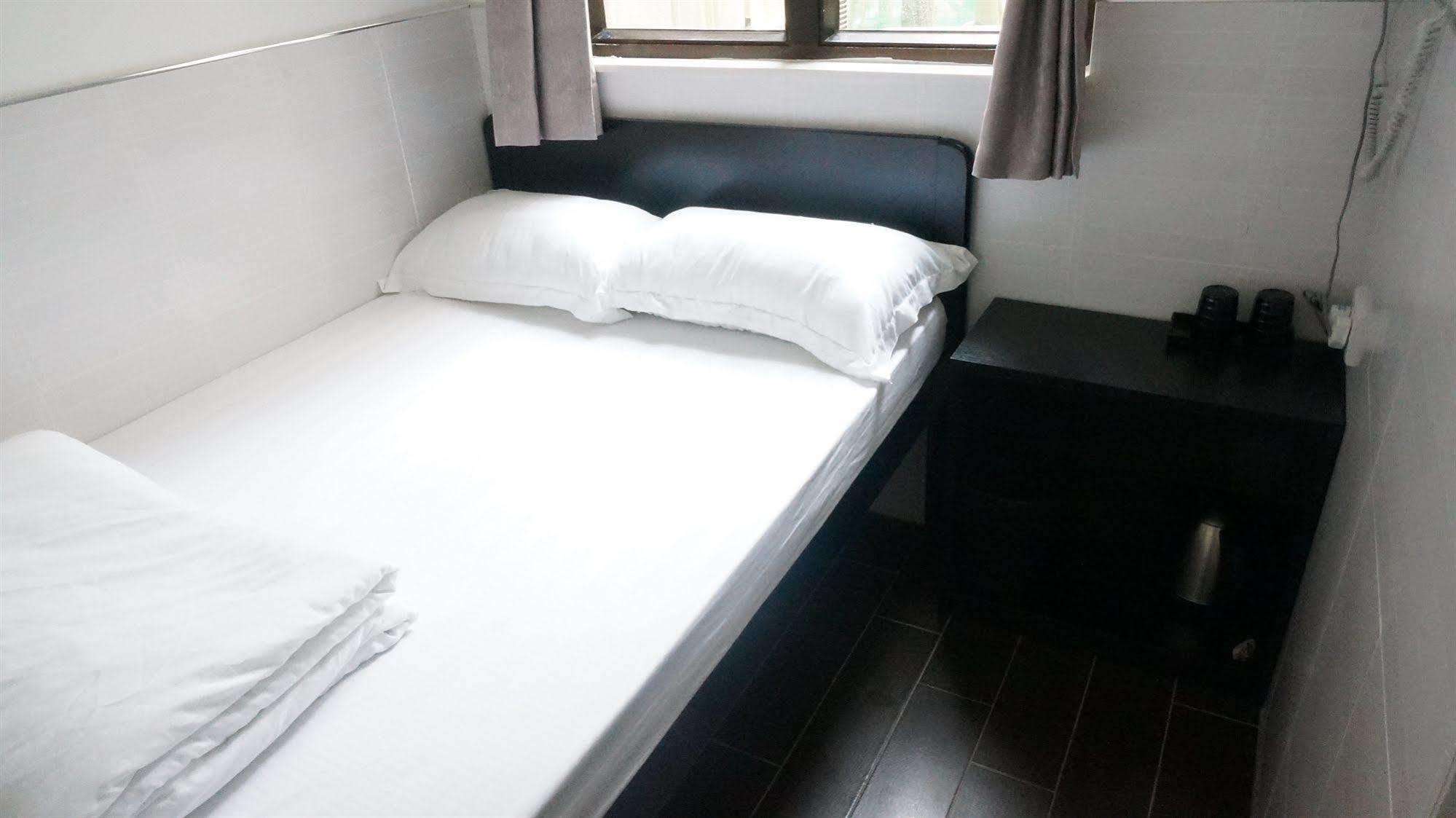 Kowloon Mongkok 1812 Guest House Hong Kong Exterior photo