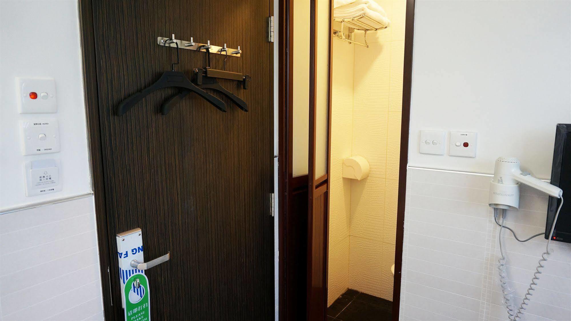 Kowloon Mongkok 1812 Guest House Hong Kong Exterior photo