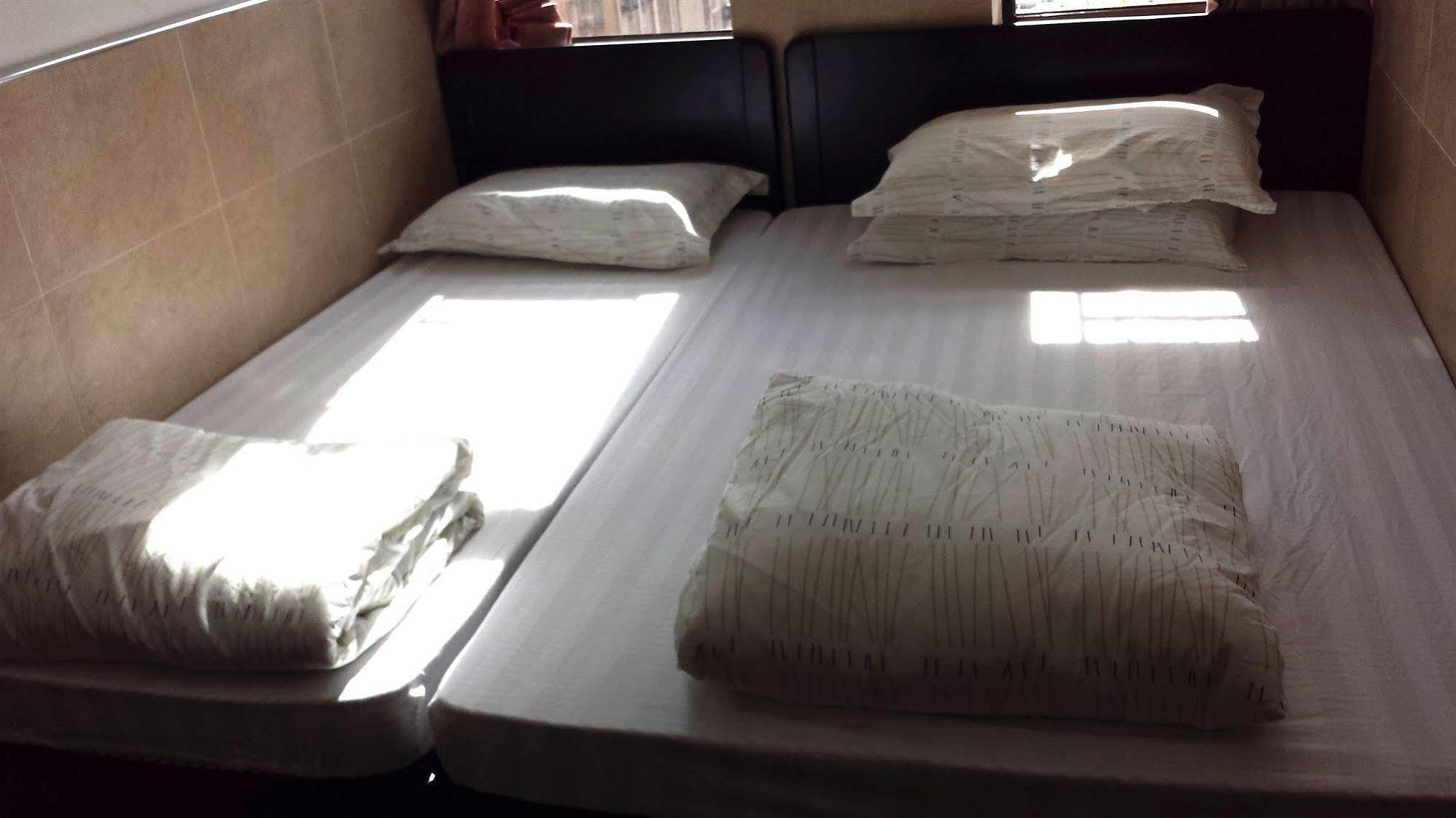 Kowloon Mongkok 1812 Guest House Hong Kong Exterior photo