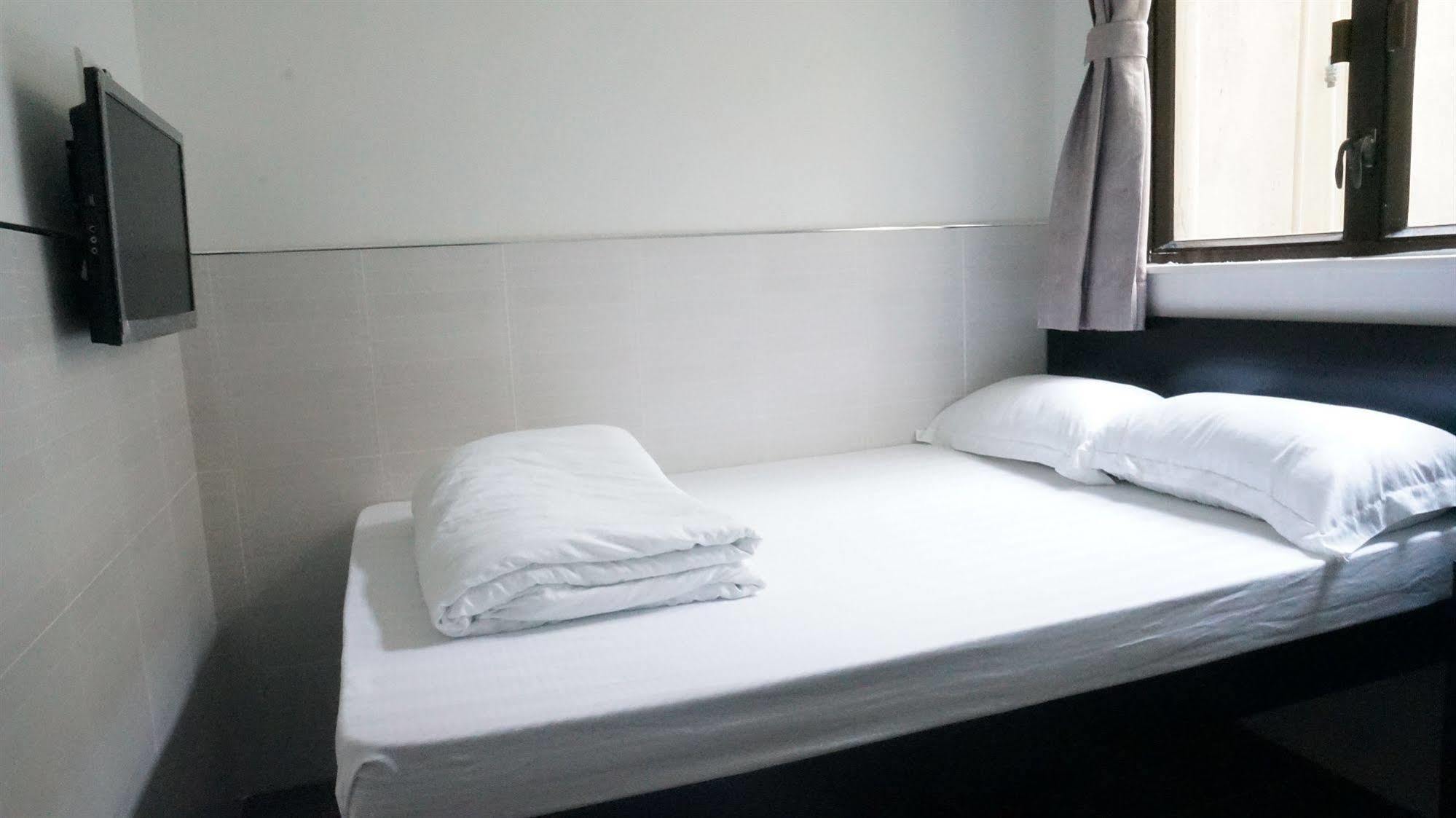 Kowloon Mongkok 1812 Guest House Hong Kong Exterior photo